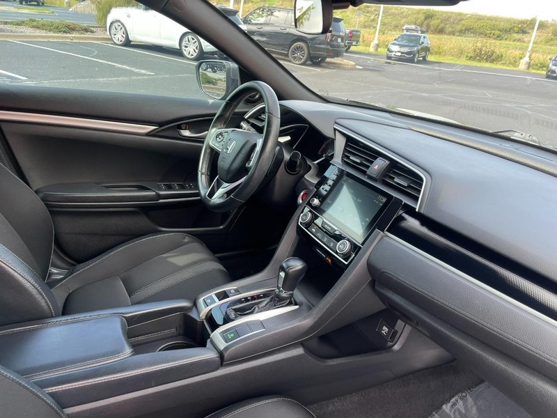 Honda Civic Sedan Vehicle Image 09