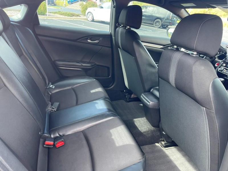 Honda Civic Sedan Vehicle Image 12