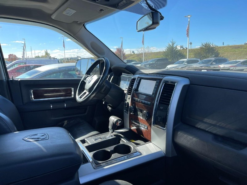 Ram 1500 Vehicle Image 02