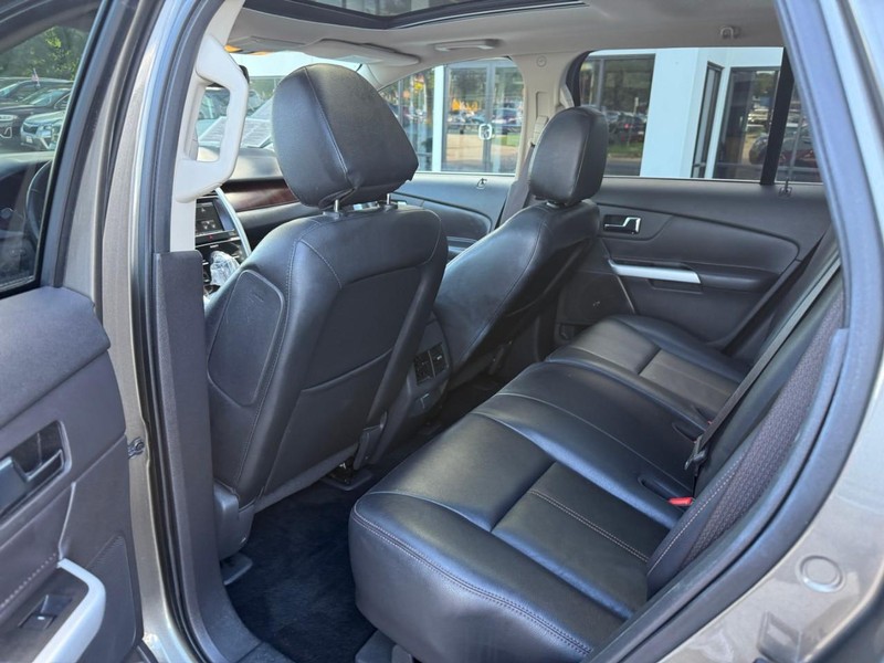 Ford Edge Vehicle Image 12