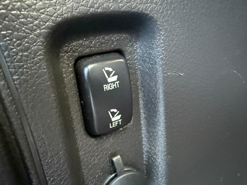 Ford Edge Vehicle Image 14
