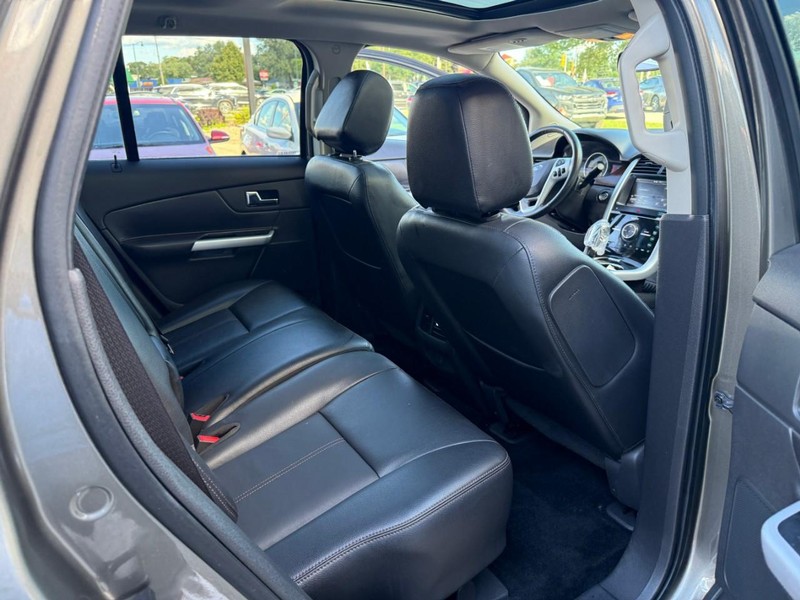 Ford Edge Vehicle Image 17