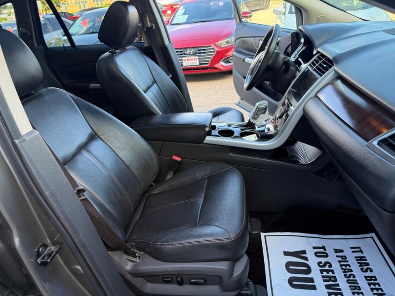 Ford Edge Vehicle Image 18