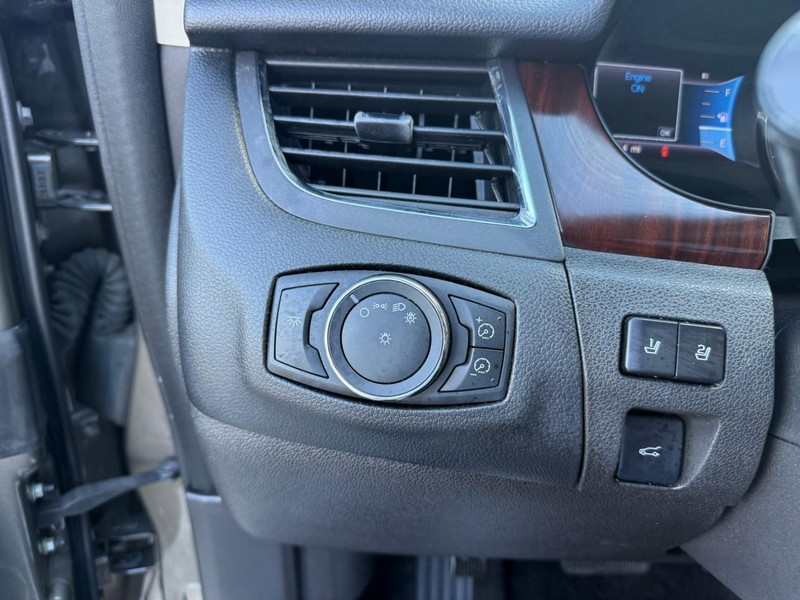 Ford Edge Vehicle Image 21
