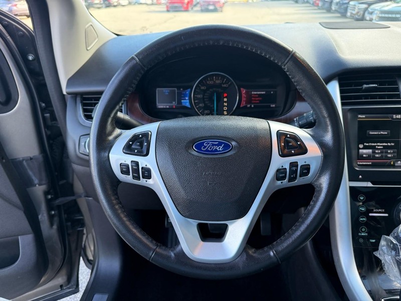 Ford Edge Vehicle Image 23