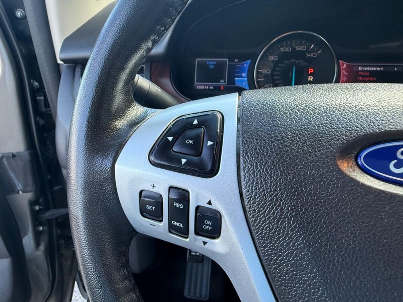 Ford Edge Vehicle Image 24