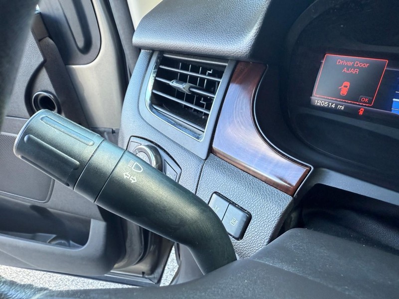 Ford Edge Vehicle Image 25