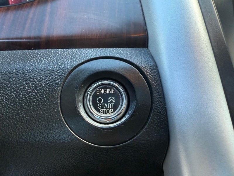 Ford Edge Vehicle Image 28