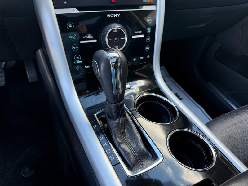 Ford Edge Vehicle Image 32