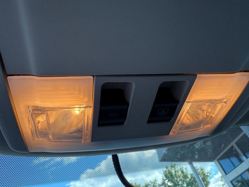 Ford Edge Vehicle Image 33