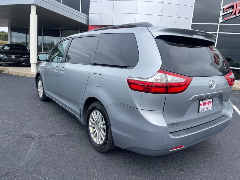 Toyota Sienna Vehicle Image 04