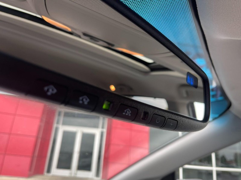 Toyota Sienna Vehicle Image 26
