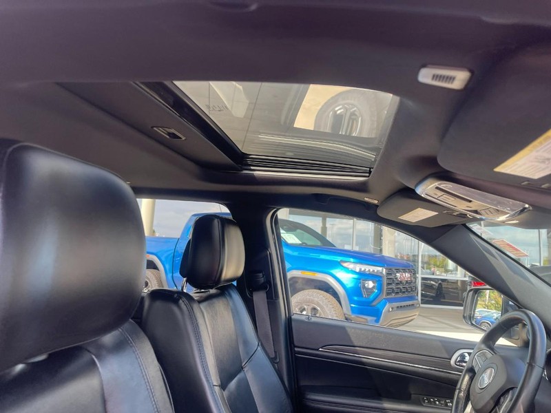 Jeep Grand Cherokee WK Vehicle Image 10