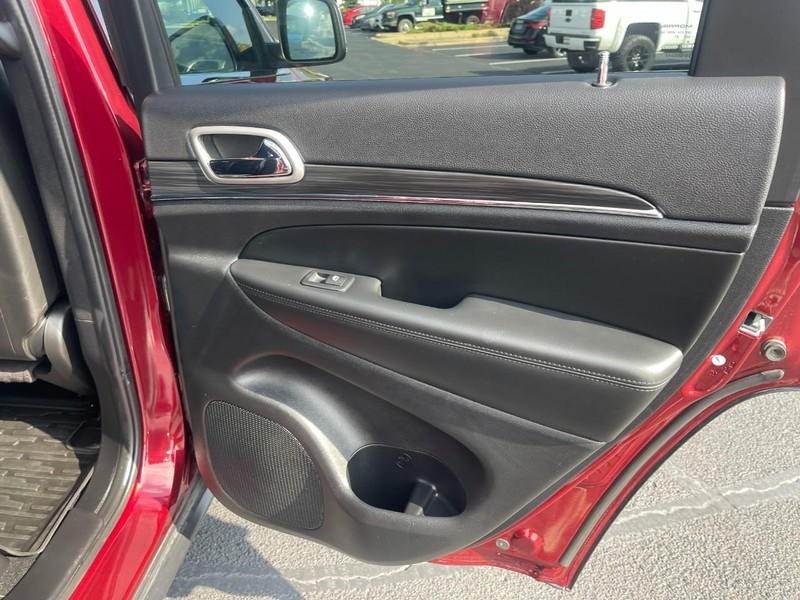 Jeep Grand Cherokee WK Vehicle Image 15