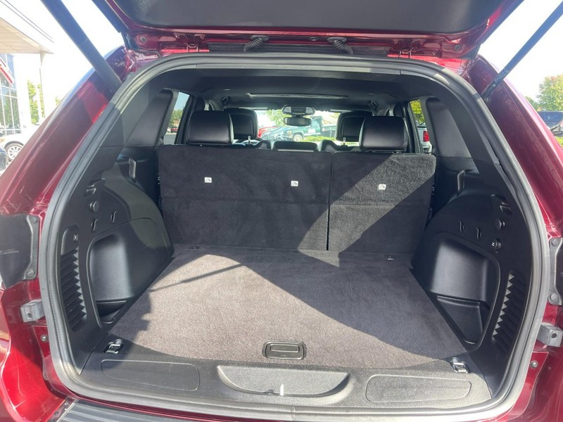 Jeep Grand Cherokee WK Vehicle Image 16