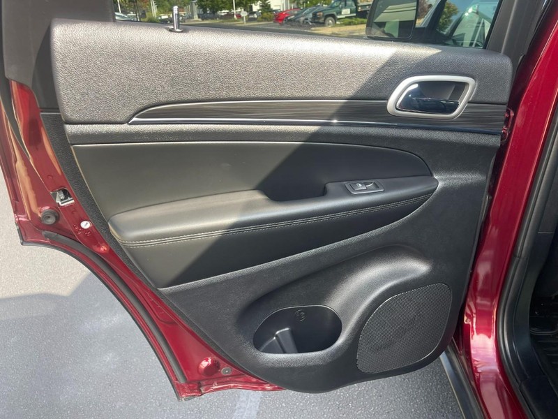 Jeep Grand Cherokee WK Vehicle Image 19