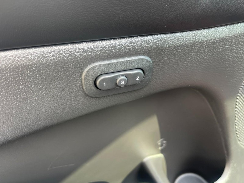 Jeep Grand Cherokee WK Vehicle Image 22