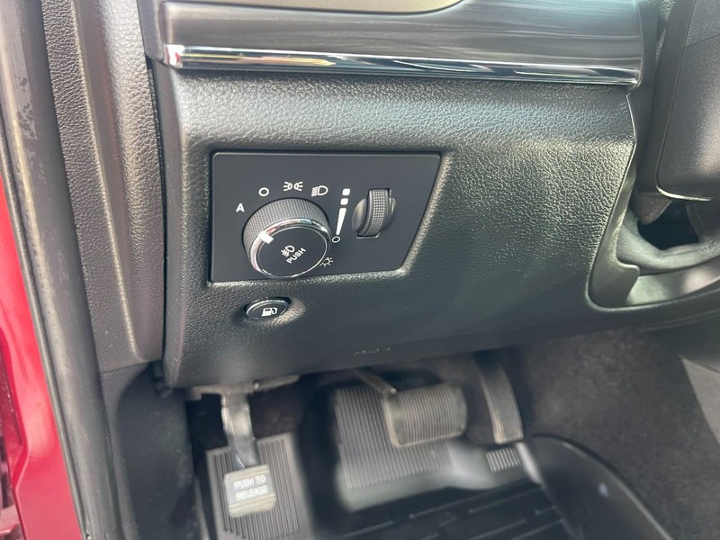 Jeep Grand Cherokee WK Vehicle Image 23