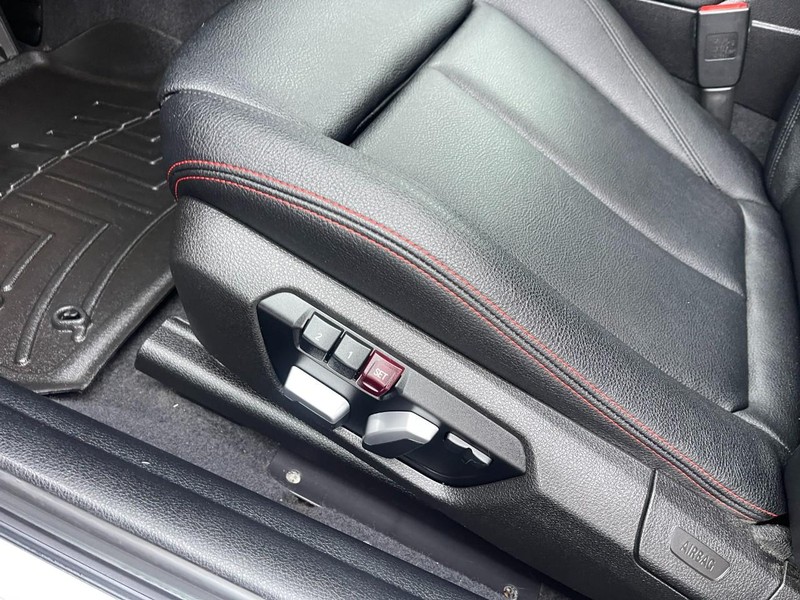 BMW 2 Series Vehicle Image 12