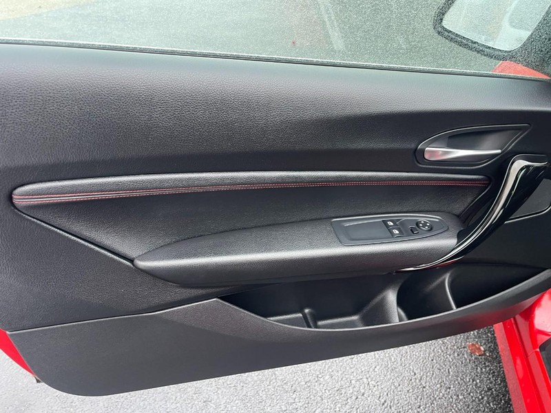 BMW 2 Series Vehicle Image 13