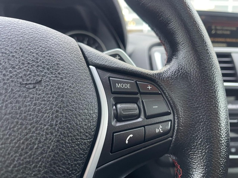 BMW 2 Series Vehicle Image 17