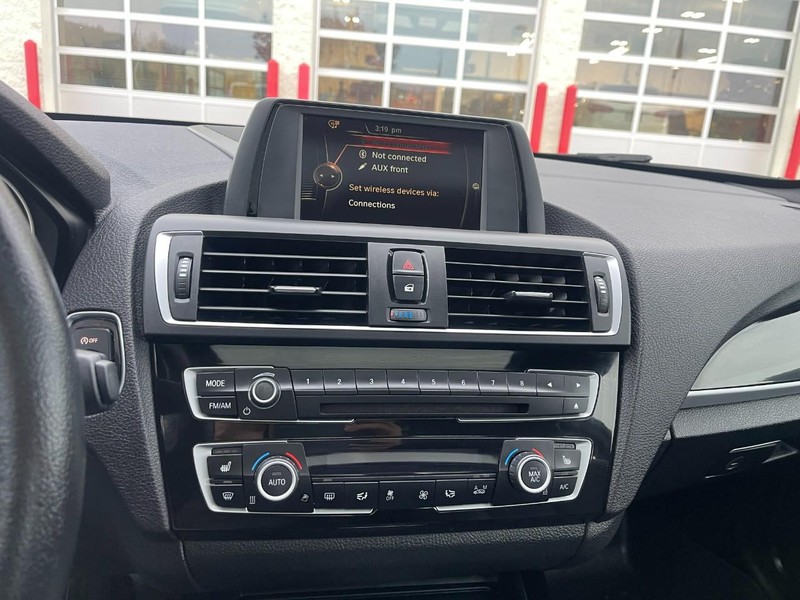 BMW 2 Series Vehicle Image 21