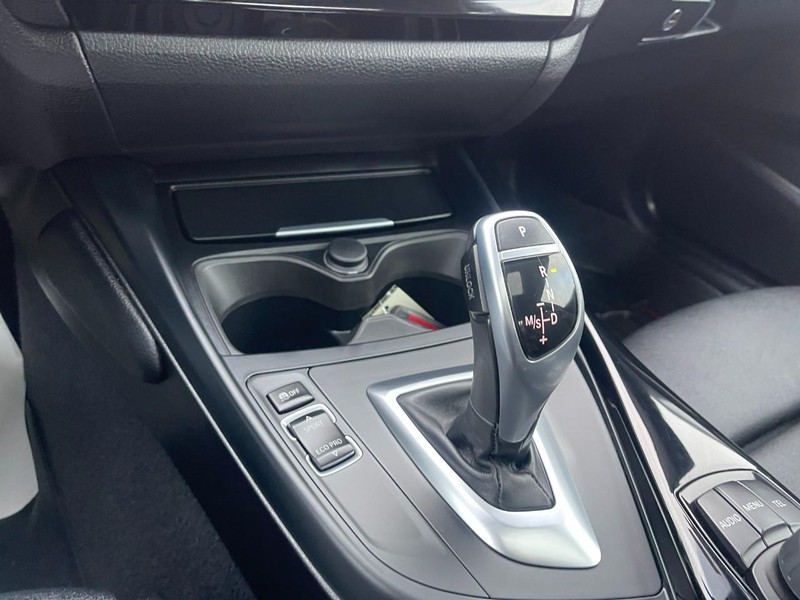 BMW 2 Series Vehicle Image 23