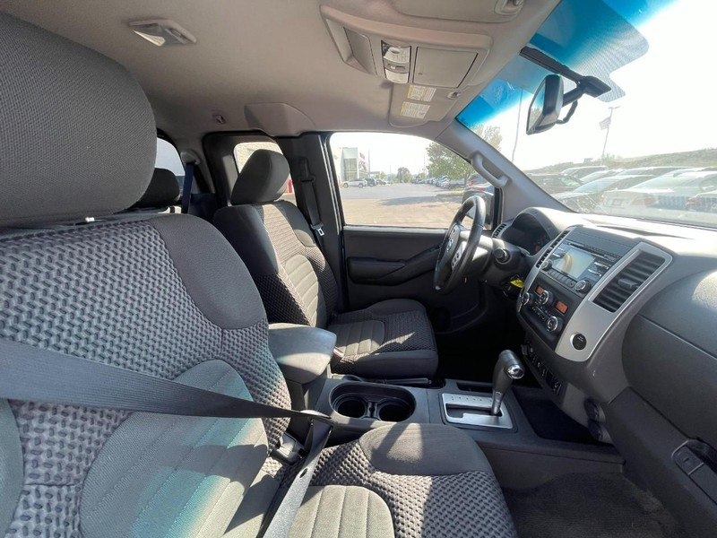 Nissan Frontier Vehicle Image 03
