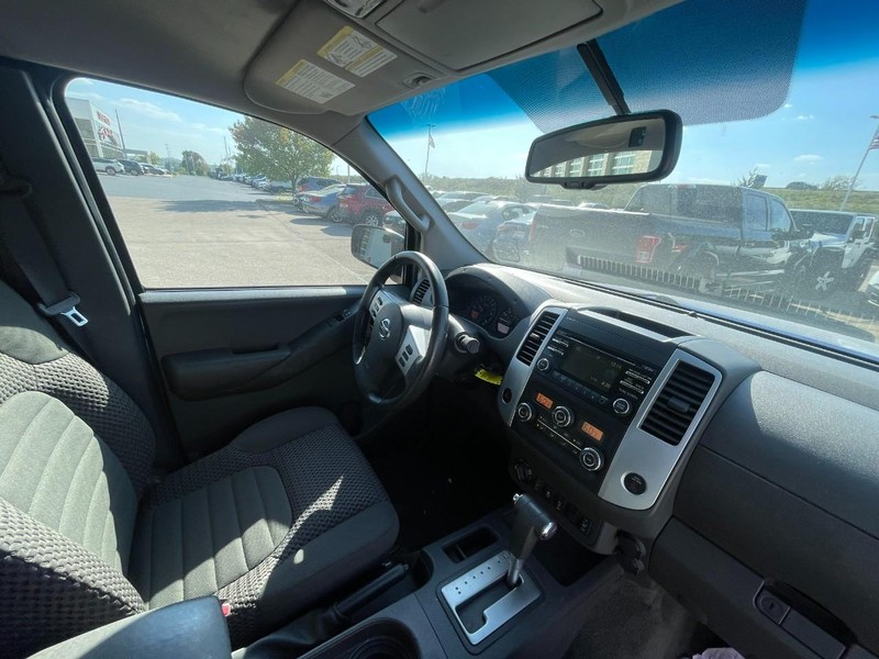 Nissan Frontier Vehicle Image 05