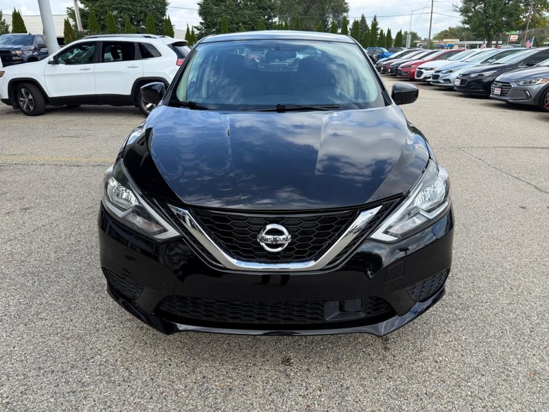 Nissan Sentra Vehicle Image 02