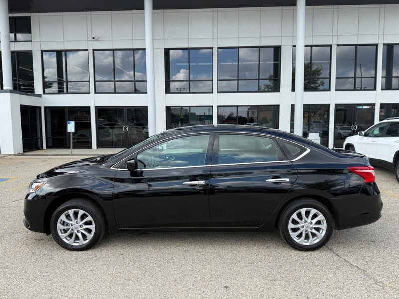 Nissan Sentra Vehicle Image 08