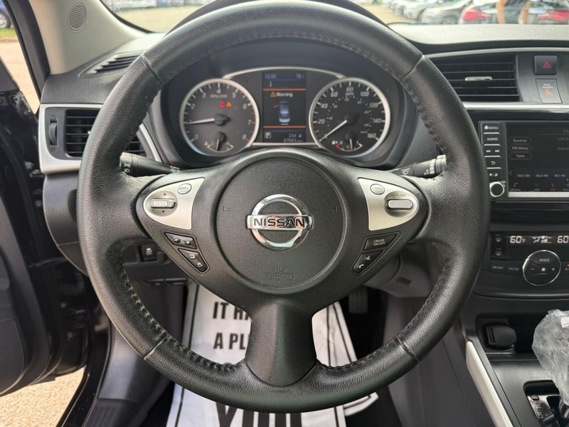 Nissan Sentra Vehicle Image 20