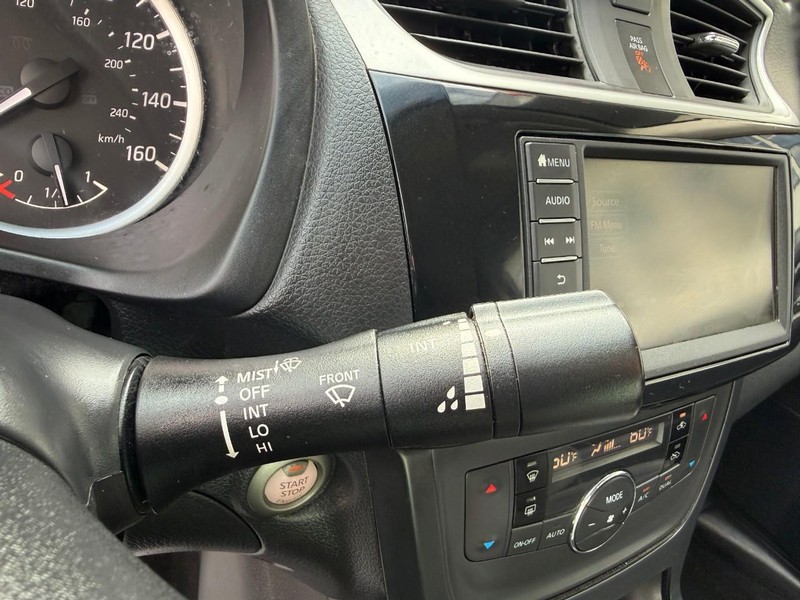 Nissan Sentra Vehicle Image 23