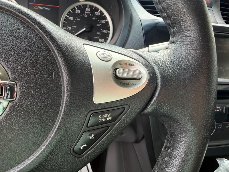 Nissan Sentra Vehicle Image 24