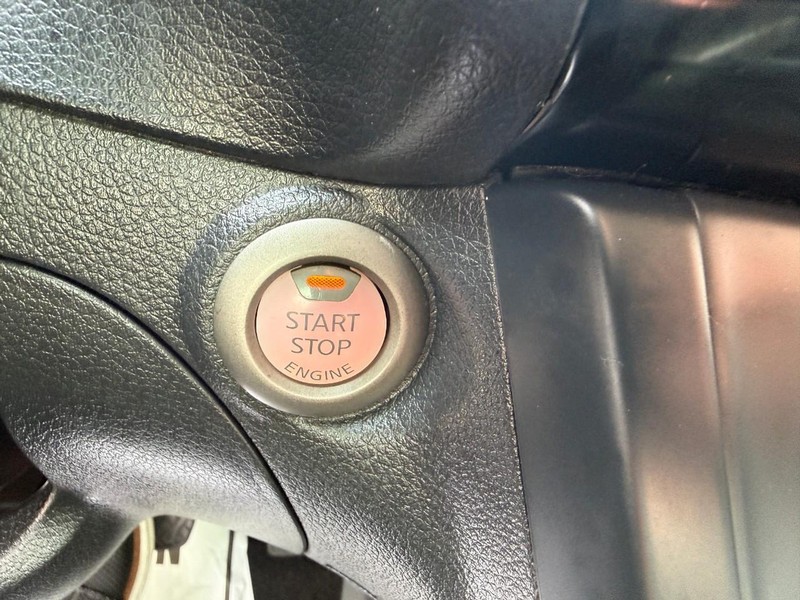 Nissan Sentra Vehicle Image 27