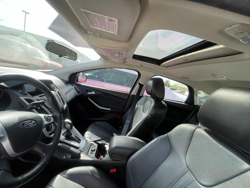 Ford Focus Vehicle Image 03