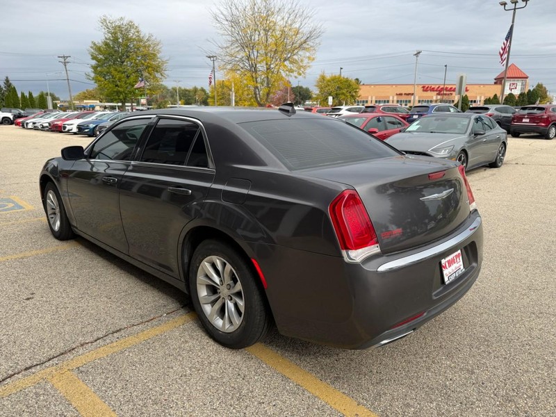Chrysler 300 Vehicle Image 07