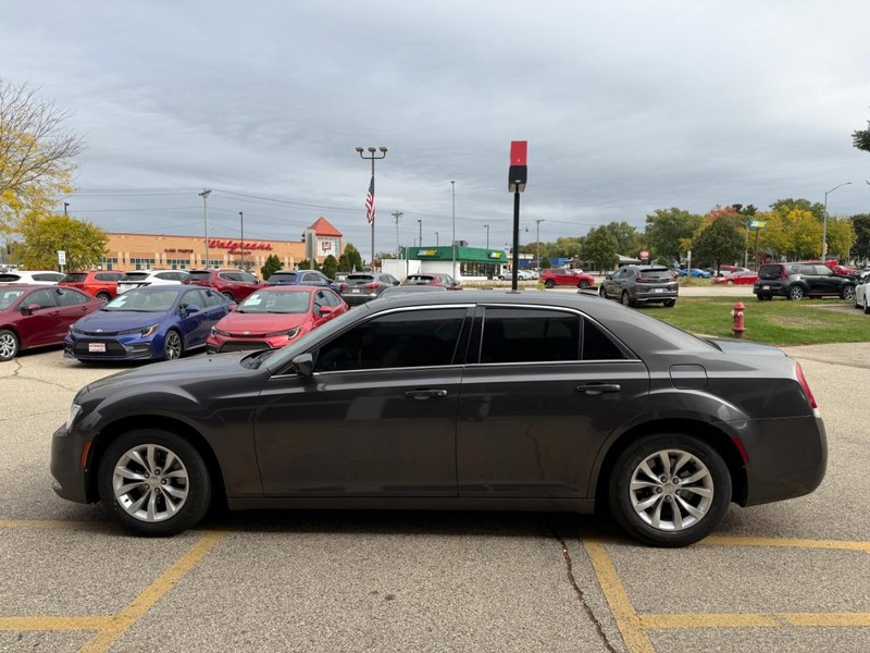 Chrysler 300 Vehicle Image 08