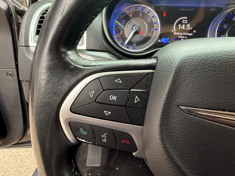 Chrysler 300 Vehicle Image 20