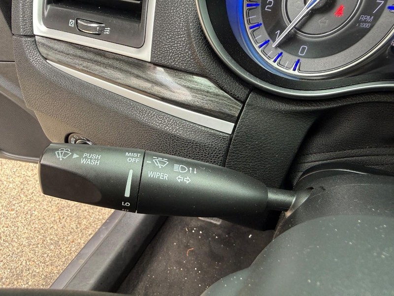 Chrysler 300 Vehicle Image 21