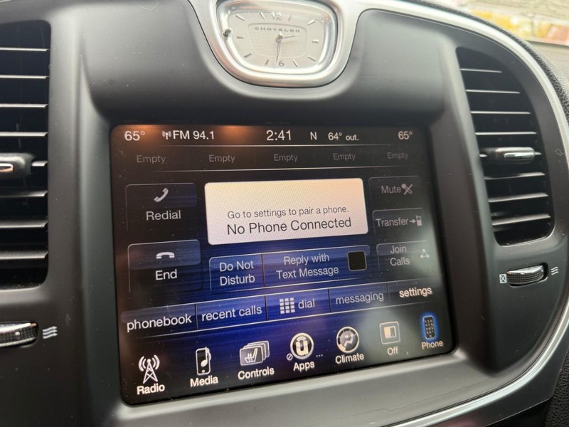 Chrysler 300 Vehicle Image 24