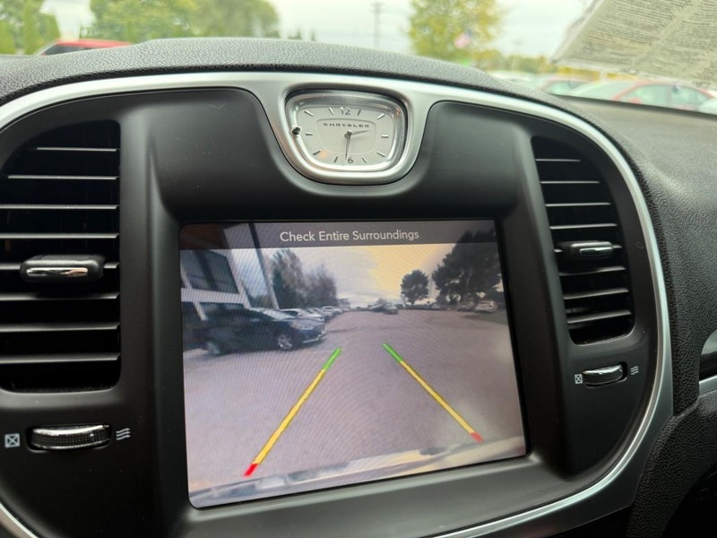 Chrysler 300 Vehicle Image 25