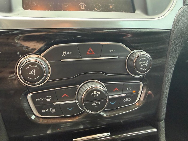 Chrysler 300 Vehicle Image 27