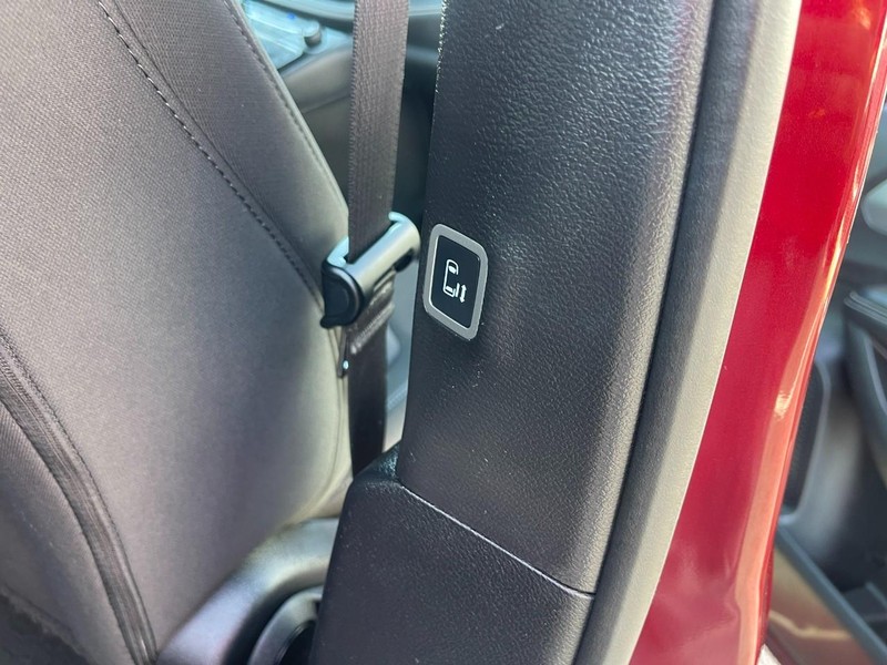 2021 Chrysler Pacifica Touring photo 13