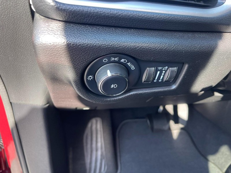 2021 Chrysler Pacifica Touring photo 18