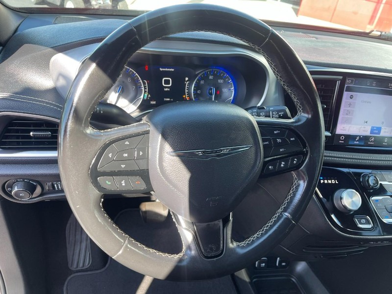 2021 Chrysler Pacifica Touring photo 19