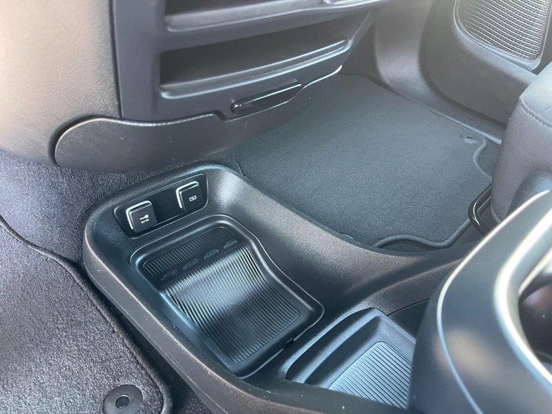 2021 Chrysler Pacifica Touring photo 20