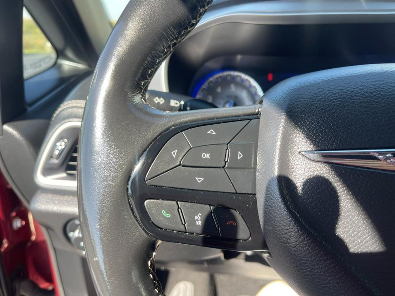 2021 Chrysler Pacifica Touring photo 24