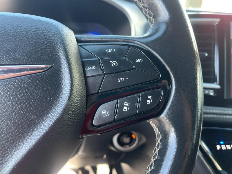 2021 Chrysler Pacifica Touring photo 25