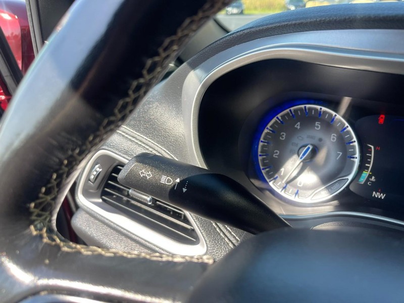 2021 Chrysler Pacifica Touring photo 26